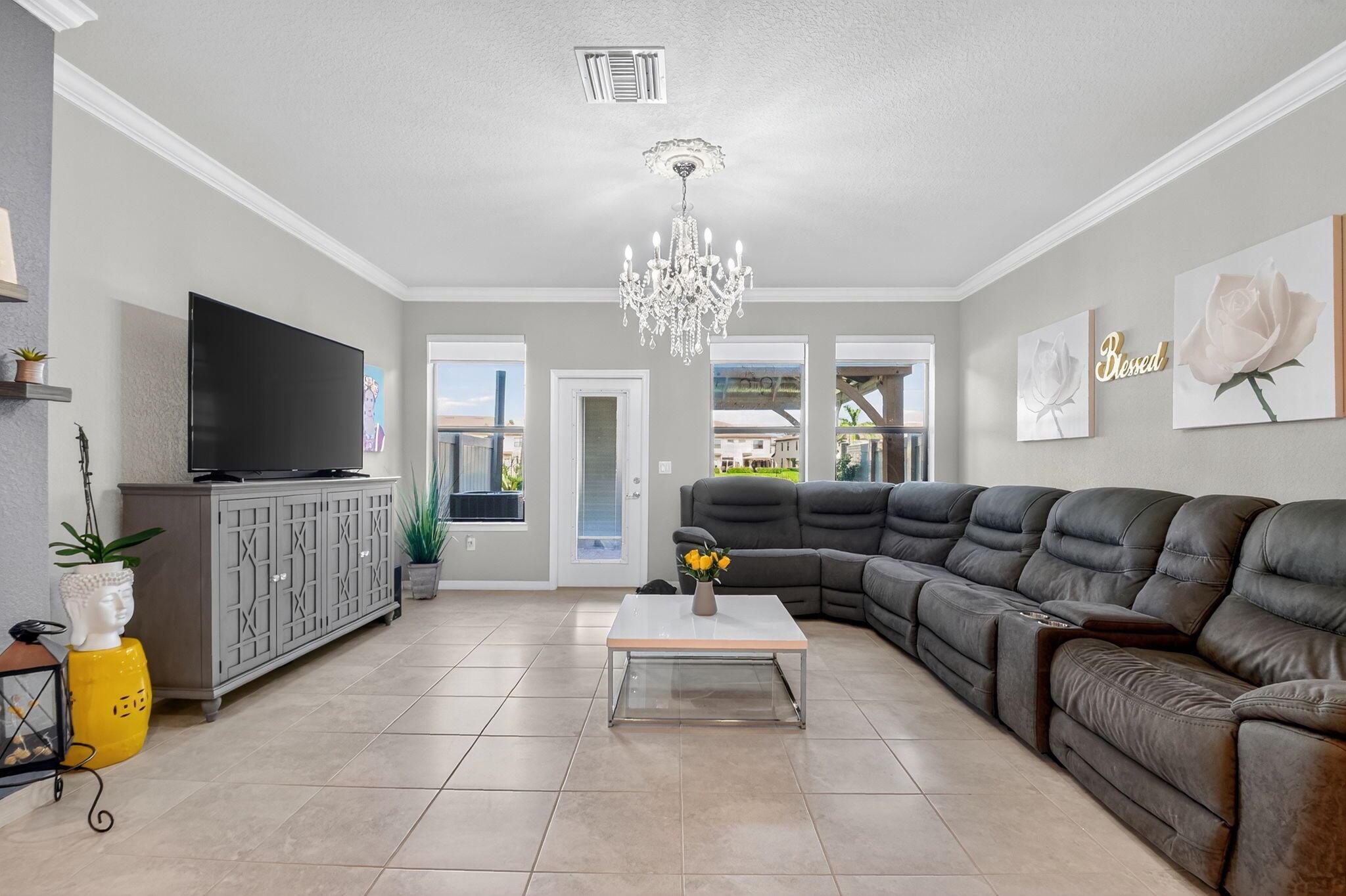 PRESTON SQUARE - Residential