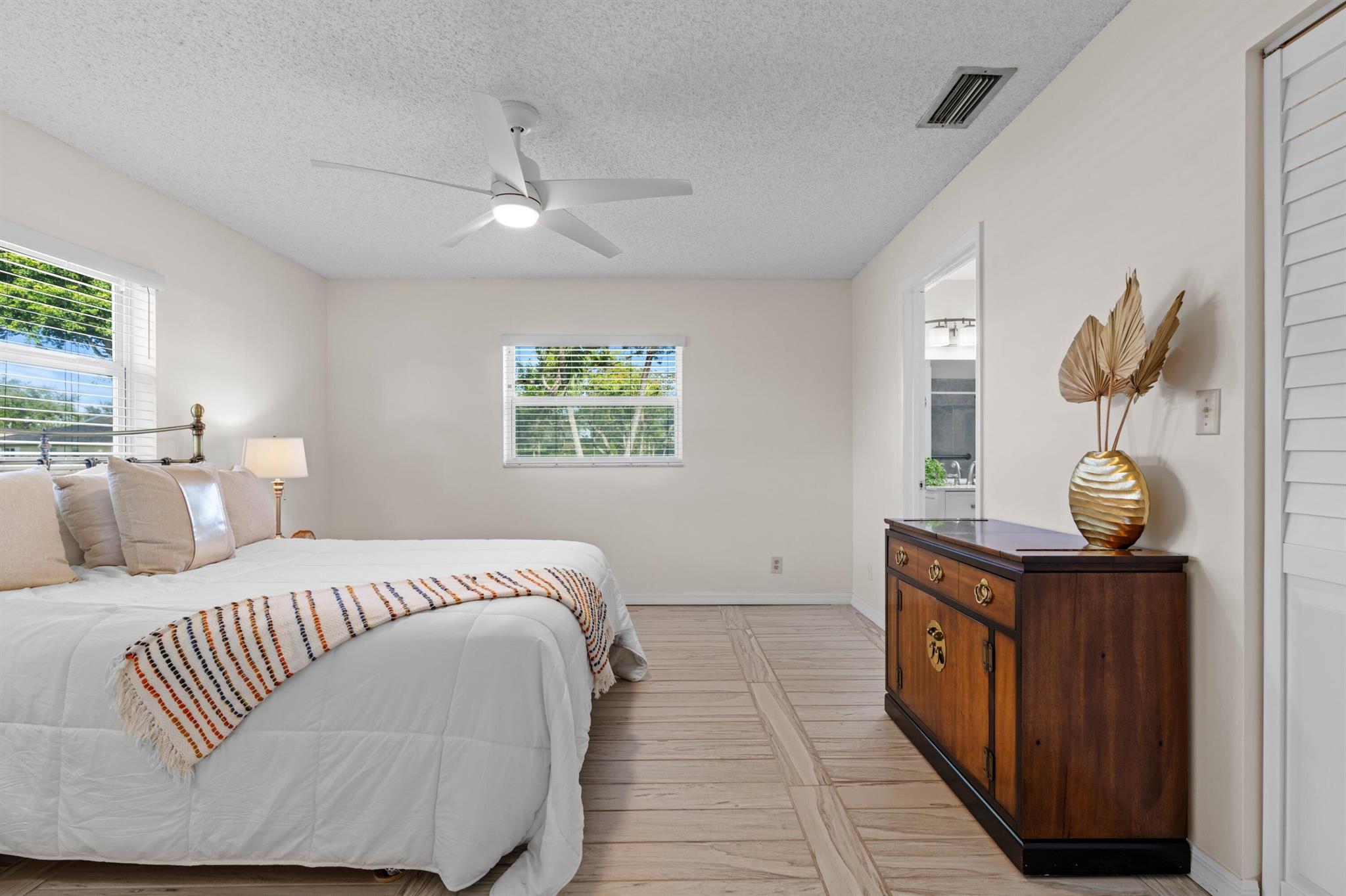 WHISPER WALK - Residential