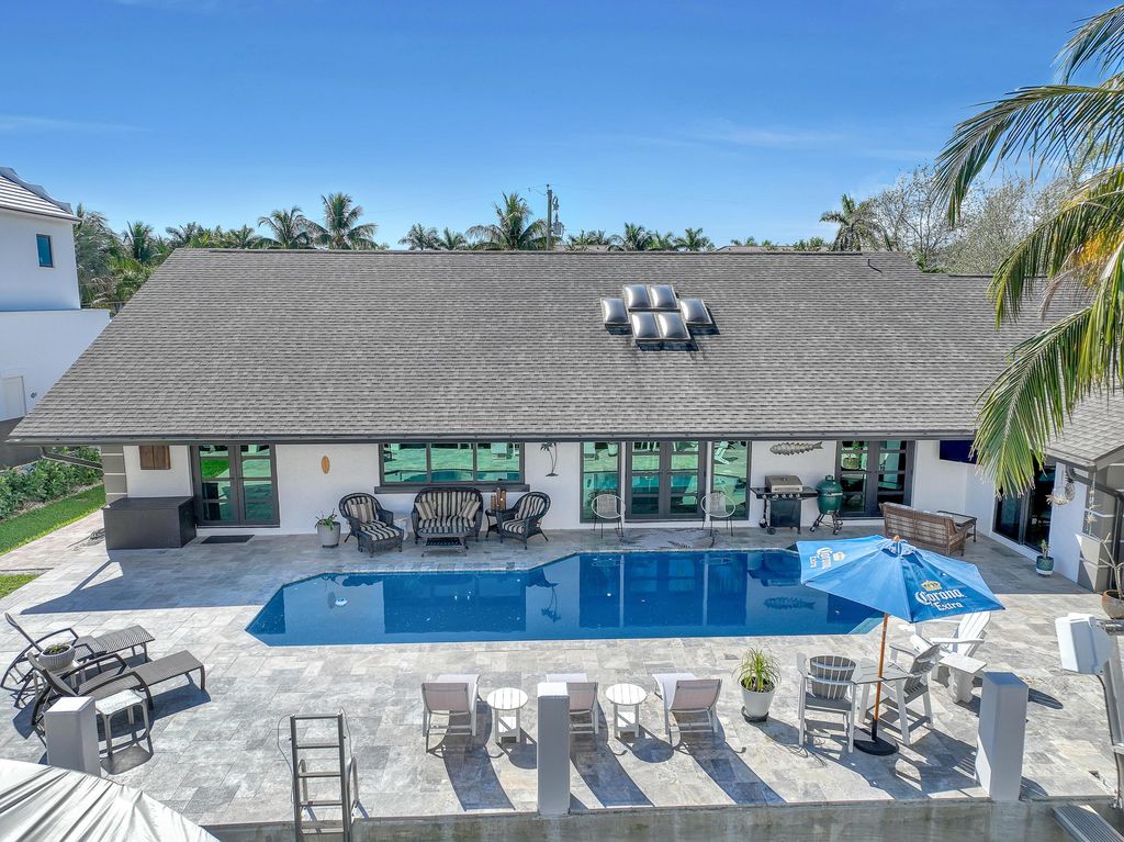 Photo of 815 Bamboo Lane, Boynton Beach, FL 33483 (MLS # R11137100)