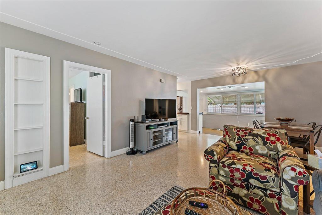 NORTH PALM BEACH VILLAGE OF 3 - Residential