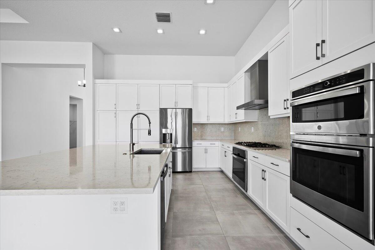 Apex at Avenir - Residential