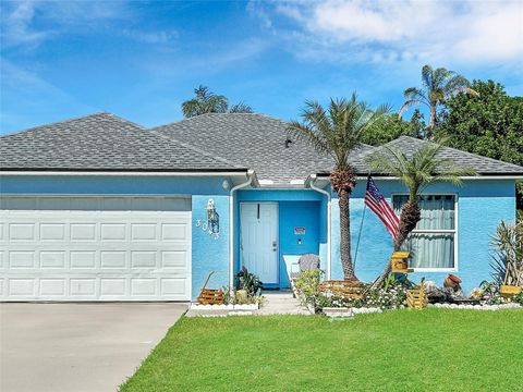 Photo of 3043 SE Banyan Street, Stuart, FL 34997 (MLS # F10531634)