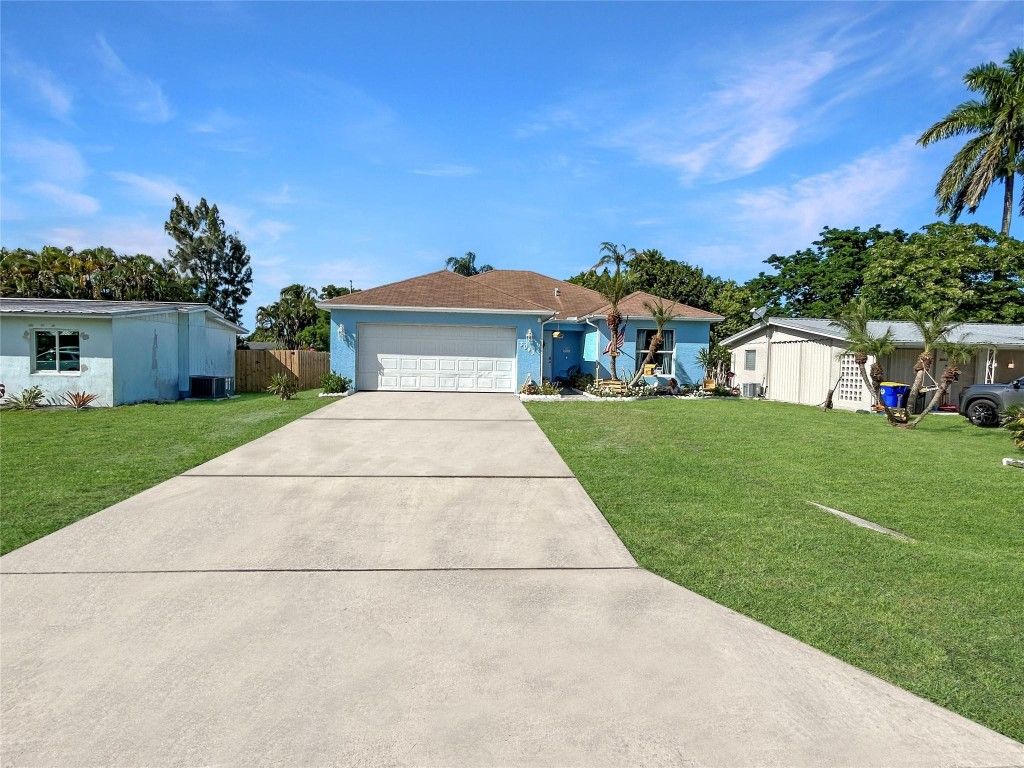 Photo of 3043 SE Banyan Street, Stuart, FL 34997 (MLS # F10531634)