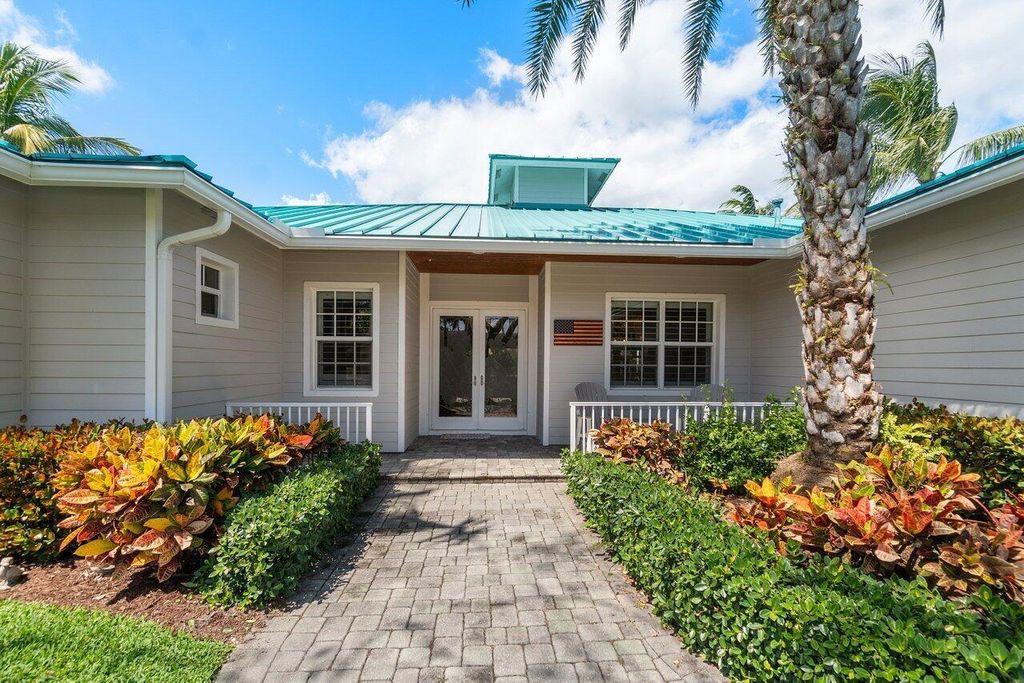 Photo of 12 SE Paddock Circle, Tequesta, FL 33469 (MLS # R10971318)