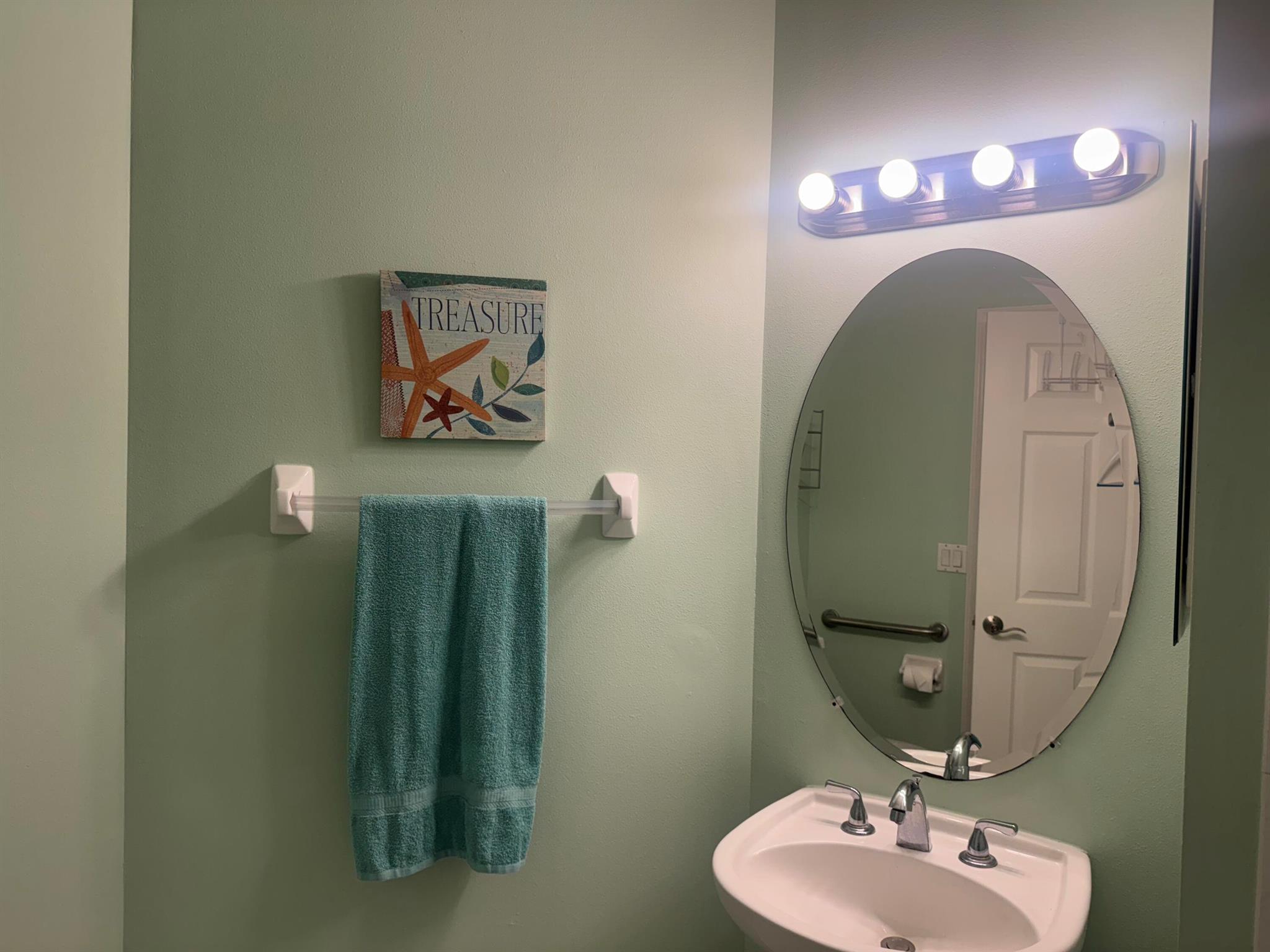 CASTLE PINES CONDOMINIUM - Residential Lease