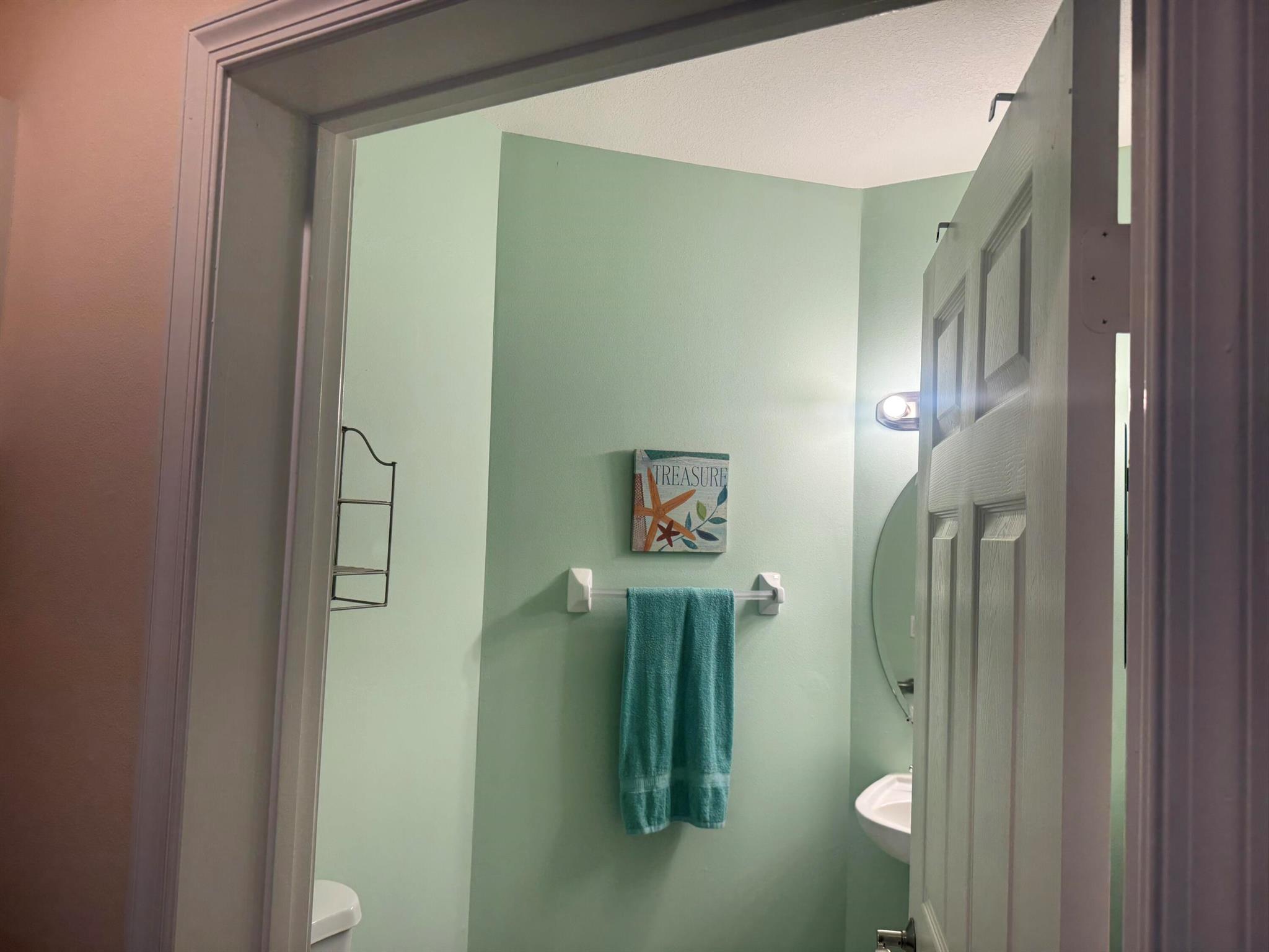 CASTLE PINES CONDOMINIUM - Residential Lease