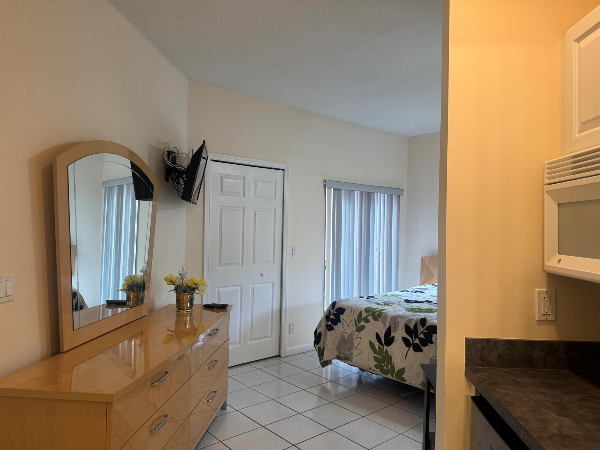 CASTLE PINES CONDOMINIUM - Residential Lease