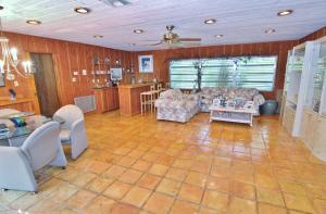 LOXAHATCHEE GROVES - Residential