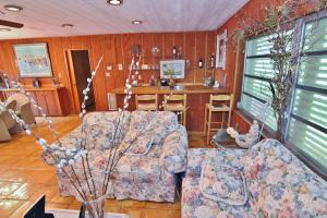 LOXAHATCHEE GROVES - Residential