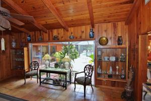 LOXAHATCHEE GROVES - Residential