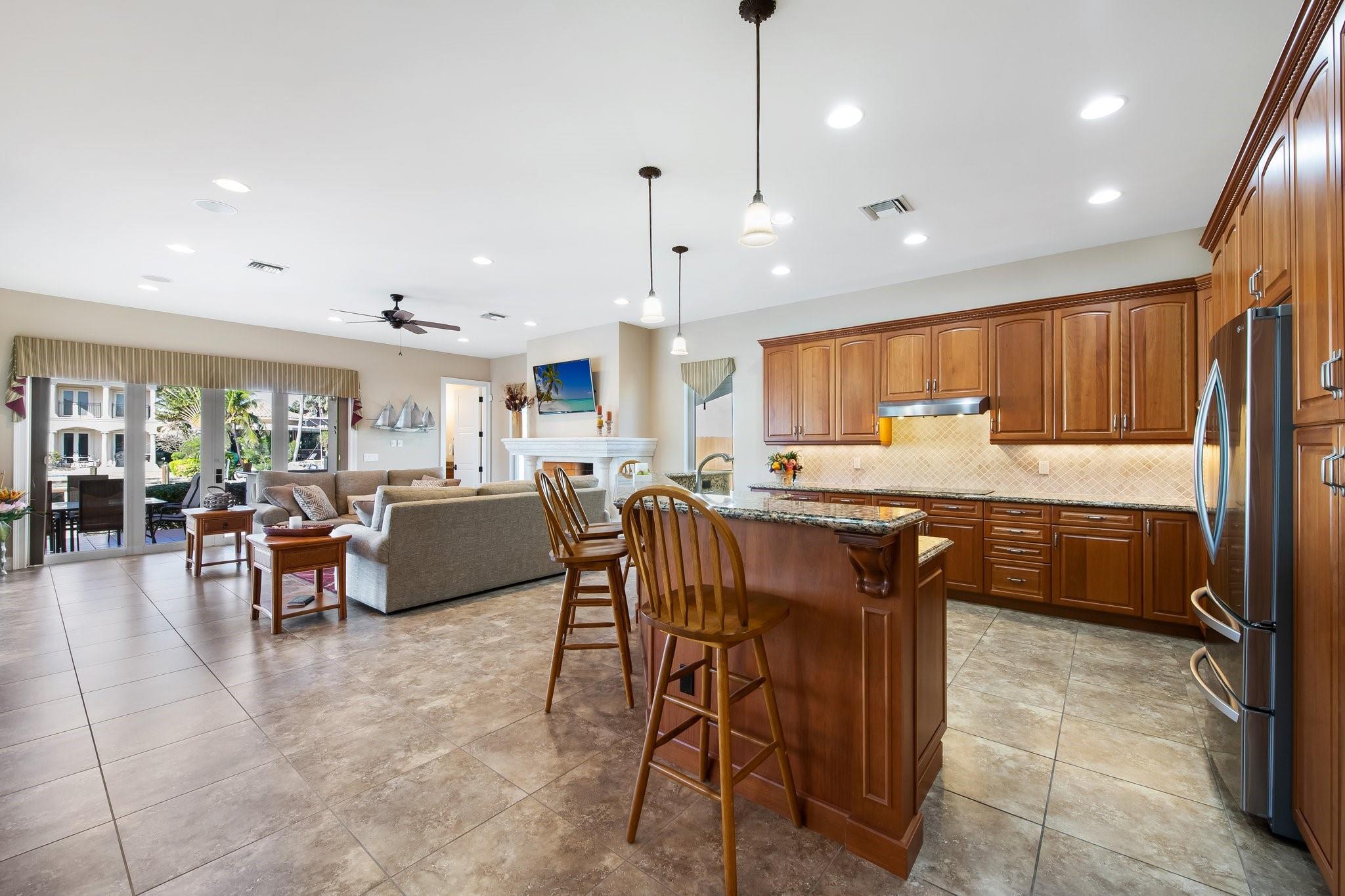 LAUDERDALE SURF & YACHT - Residential