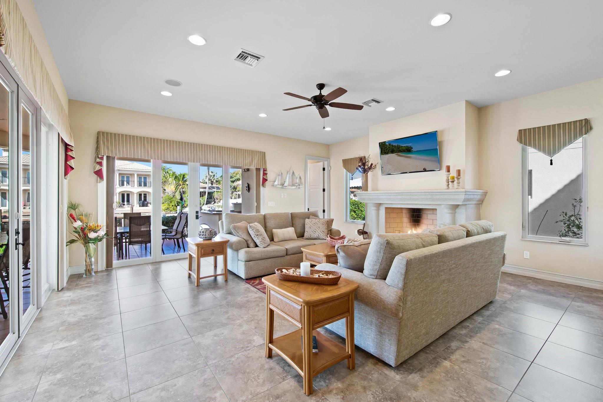 LAUDERDALE SURF & YACHT - Residential