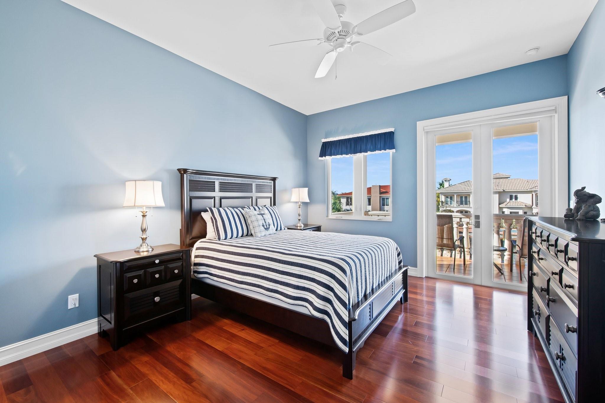 LAUDERDALE SURF & YACHT - Residential