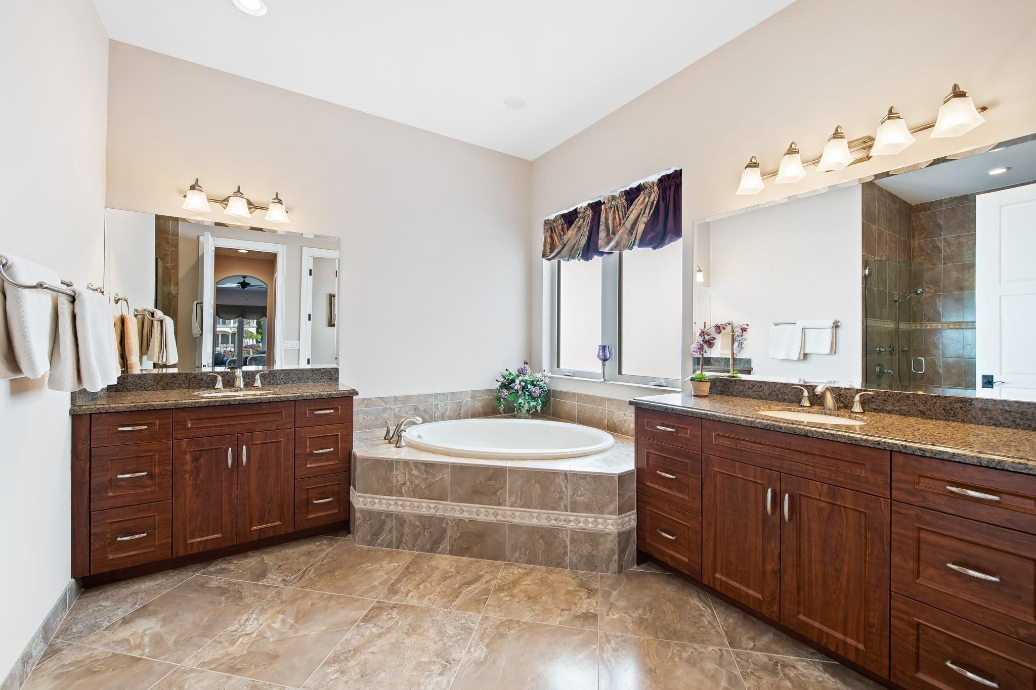 LAUDERDALE SURF & YACHT - Residential