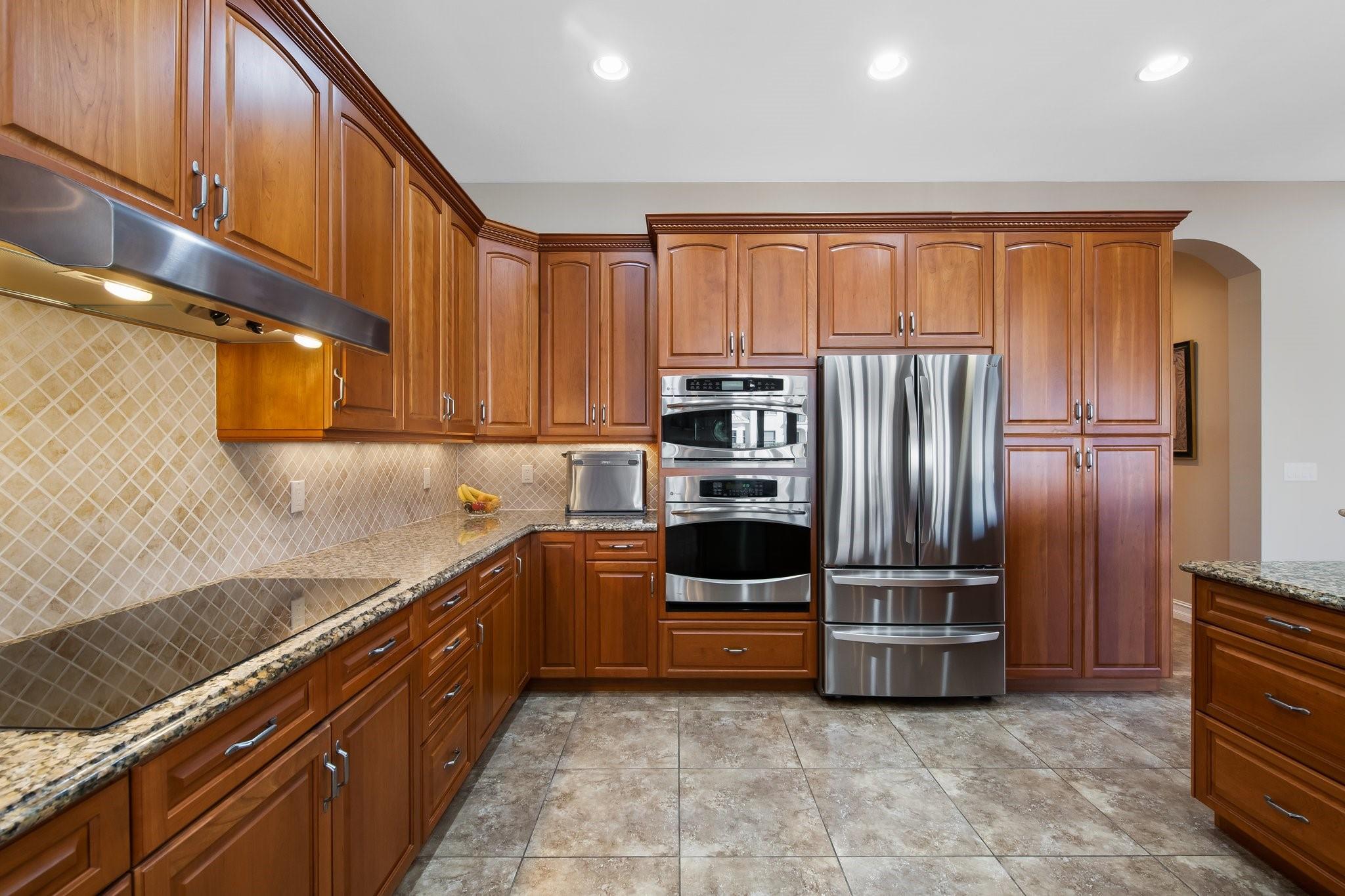 LAUDERDALE SURF & YACHT - Residential