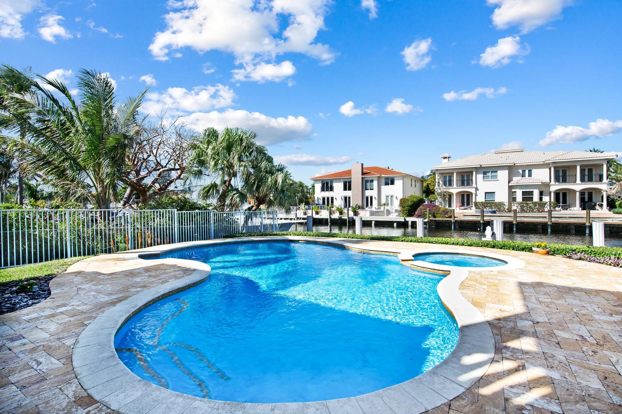 LAUDERDALE SURF & YACHT - Residential