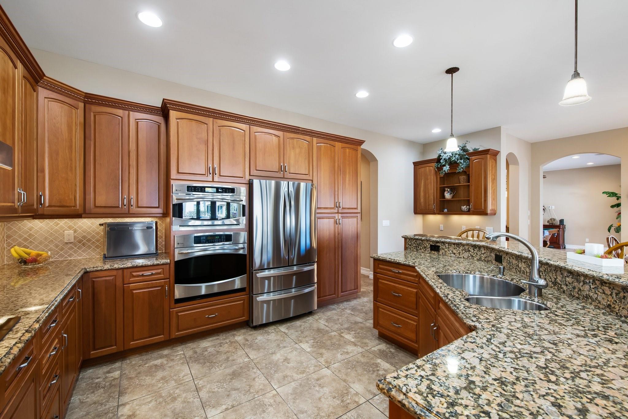 LAUDERDALE SURF & YACHT - Residential