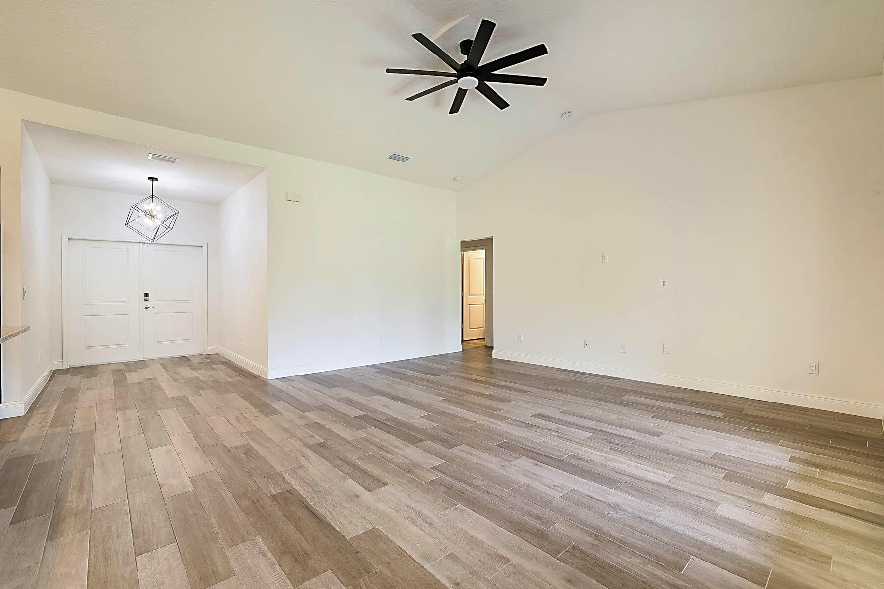 View photos, virtual tours, details... 17854 N 71st Lane N
