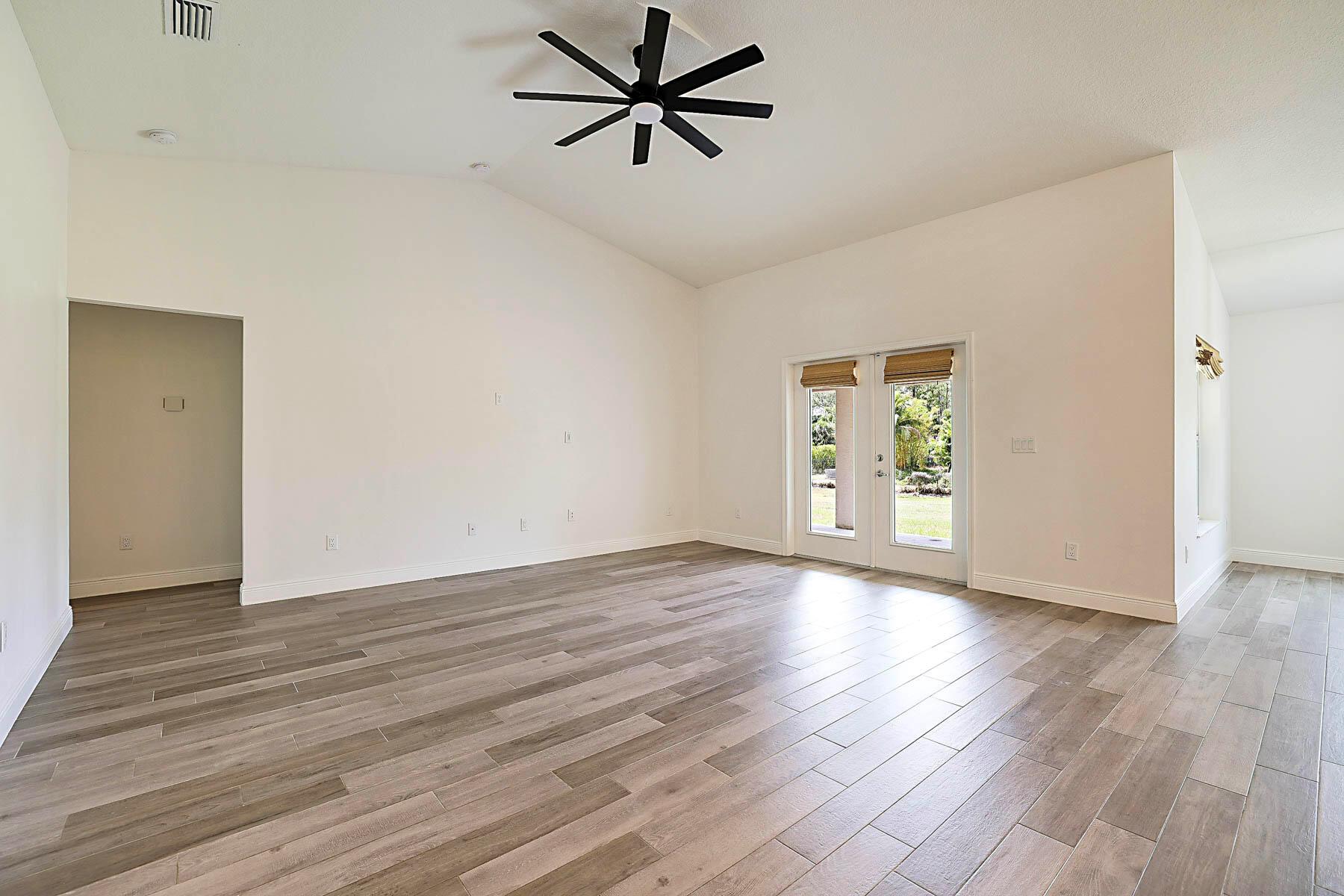 View photos, virtual tours, details... 17854 N 71st Lane N