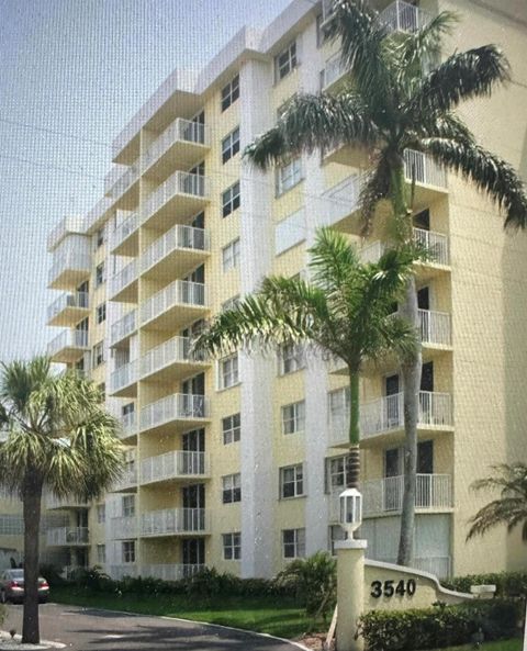 A home in South Palm Beach