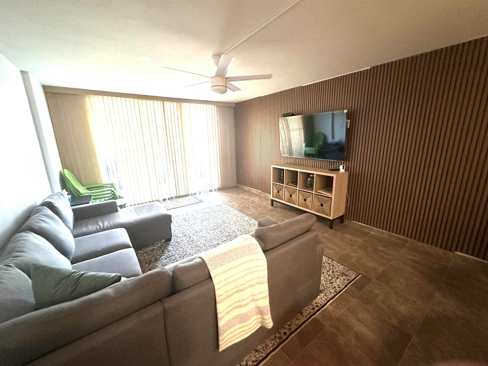 LE CHATEAU ROYAL CONDO - Residential