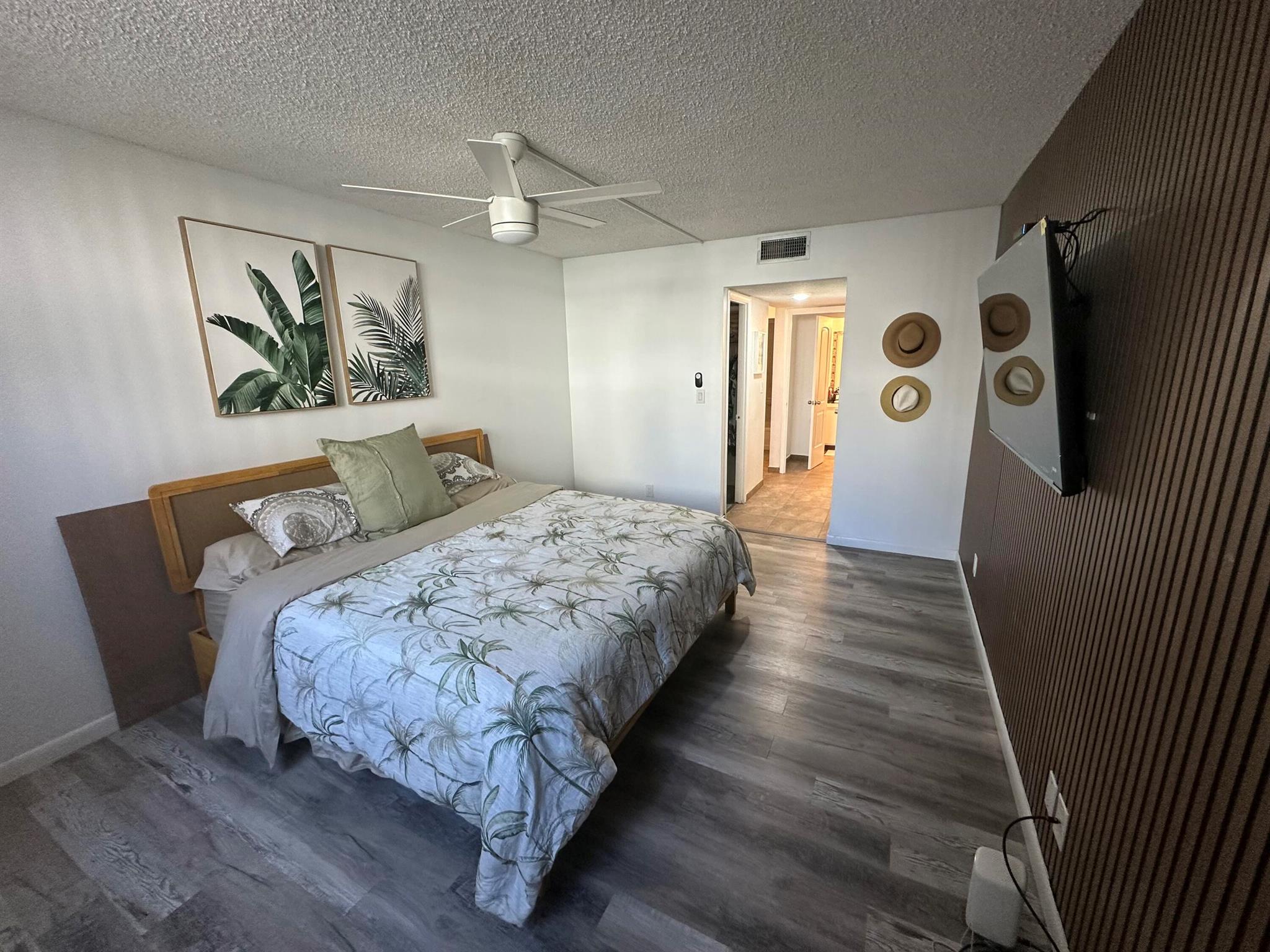 LE CHATEAU ROYAL CONDO - Residential