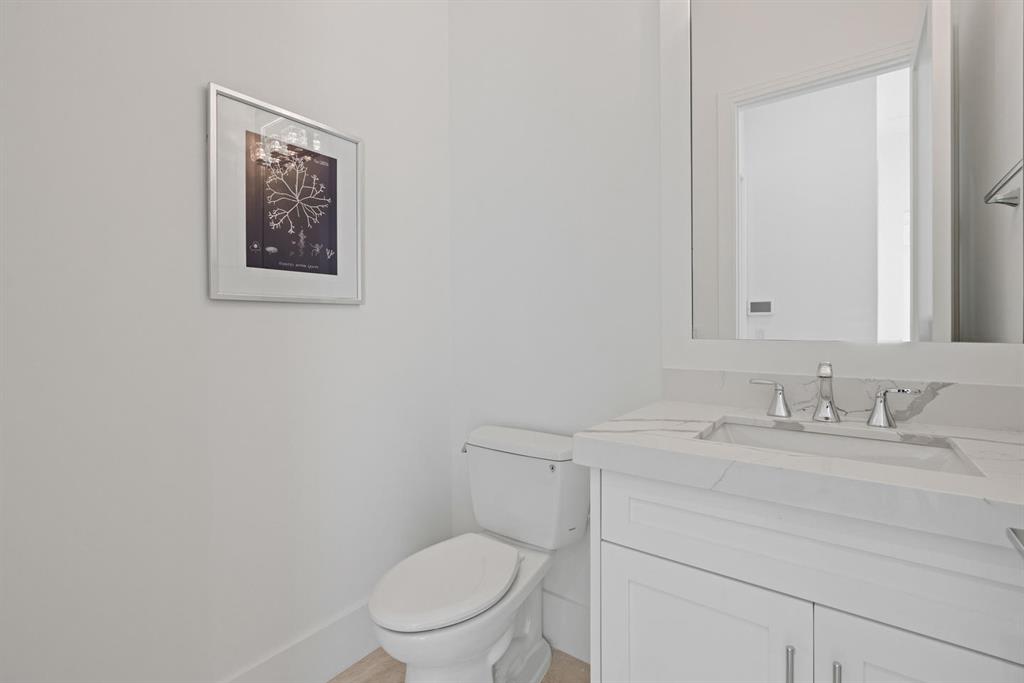 YACHT HARBOR MANOR - Residential