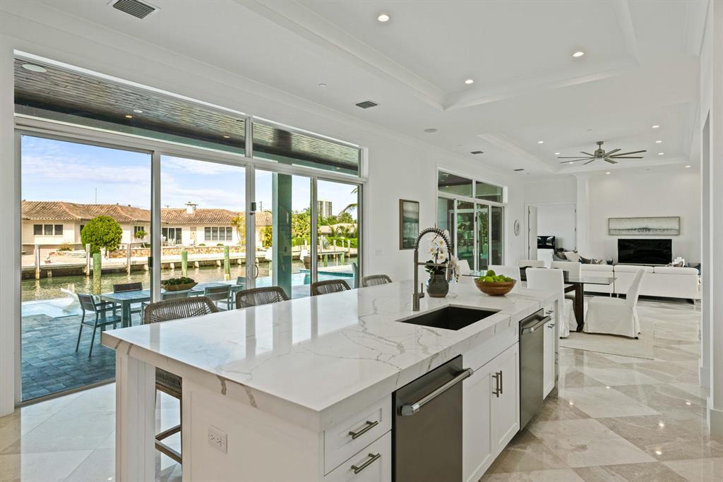 YACHT HARBOR MANOR - Residential