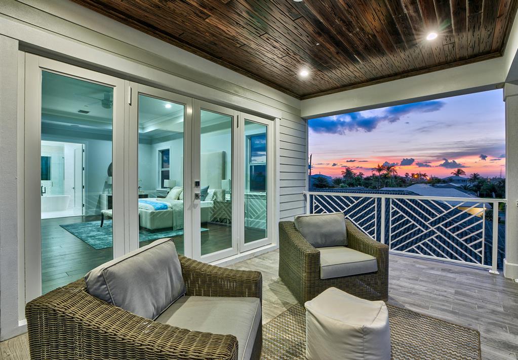 YACHT HARBOR MANOR - Residential