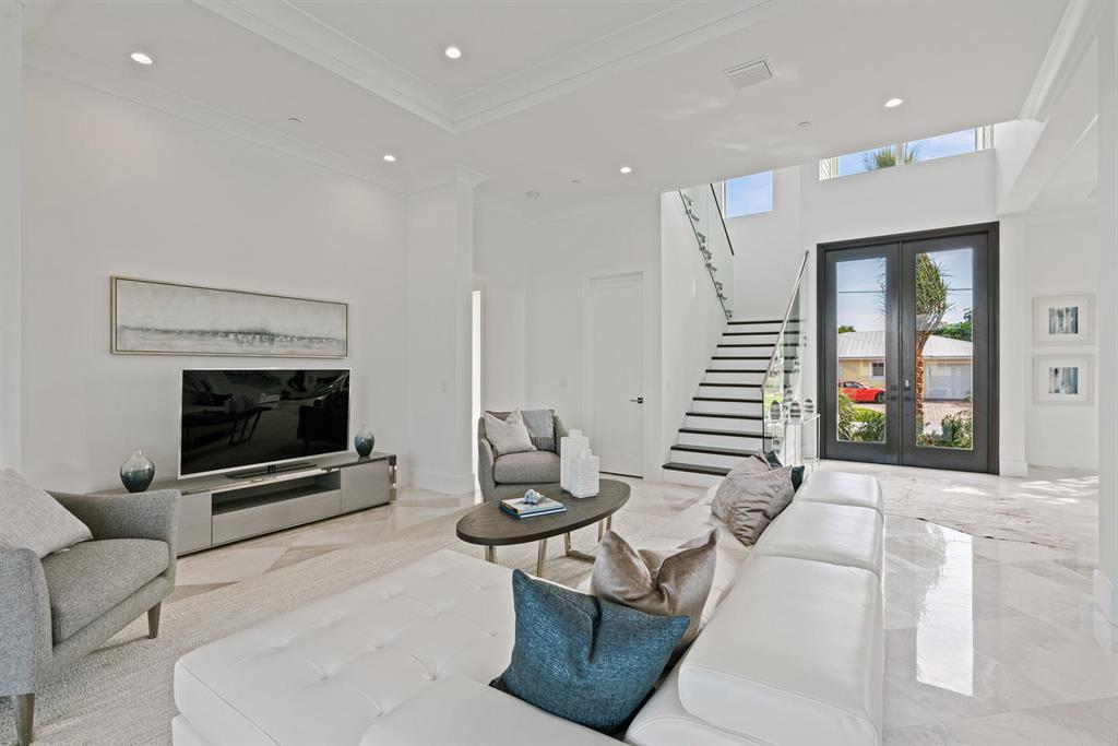 YACHT HARBOR MANOR - Residential