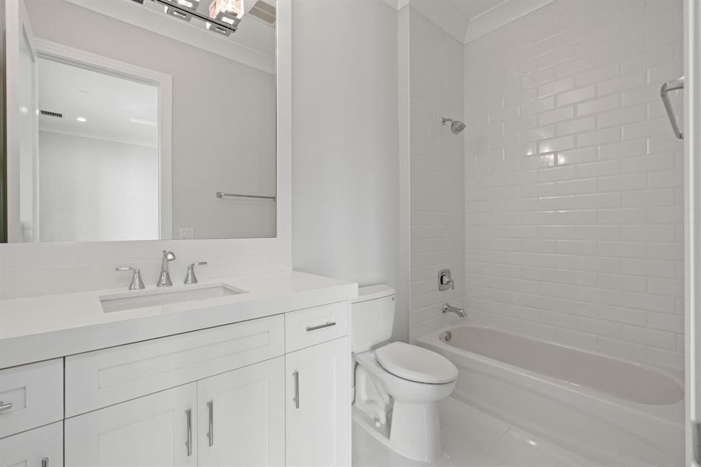 YACHT HARBOR MANOR - Residential