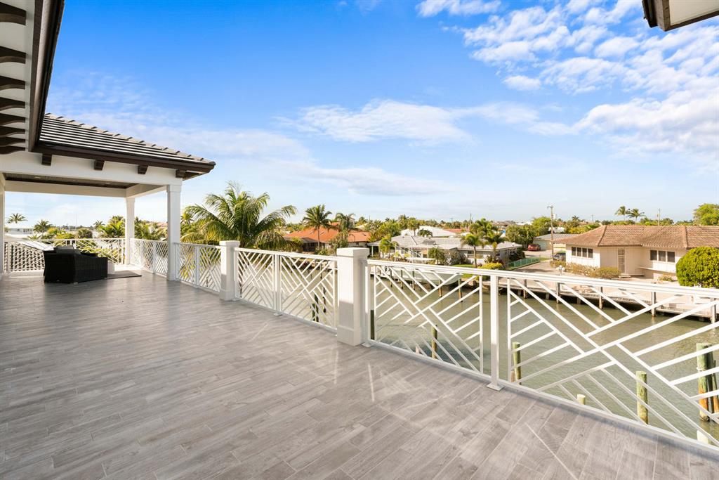 YACHT HARBOR MANOR - Residential