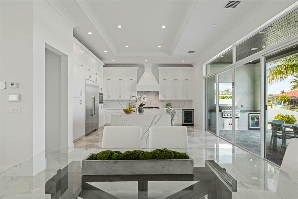 YACHT HARBOR MANOR - Residential