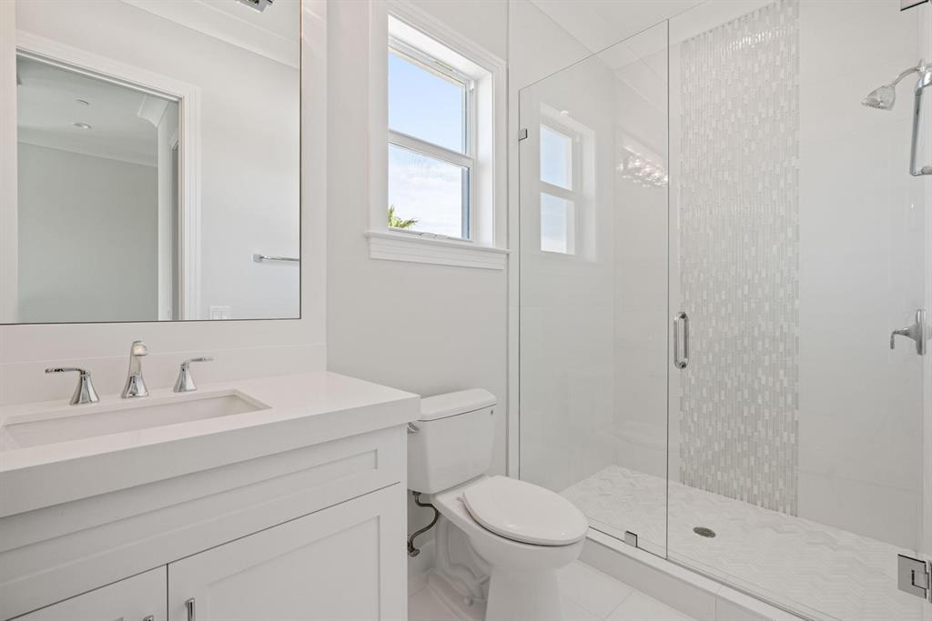 YACHT HARBOR MANOR - Residential