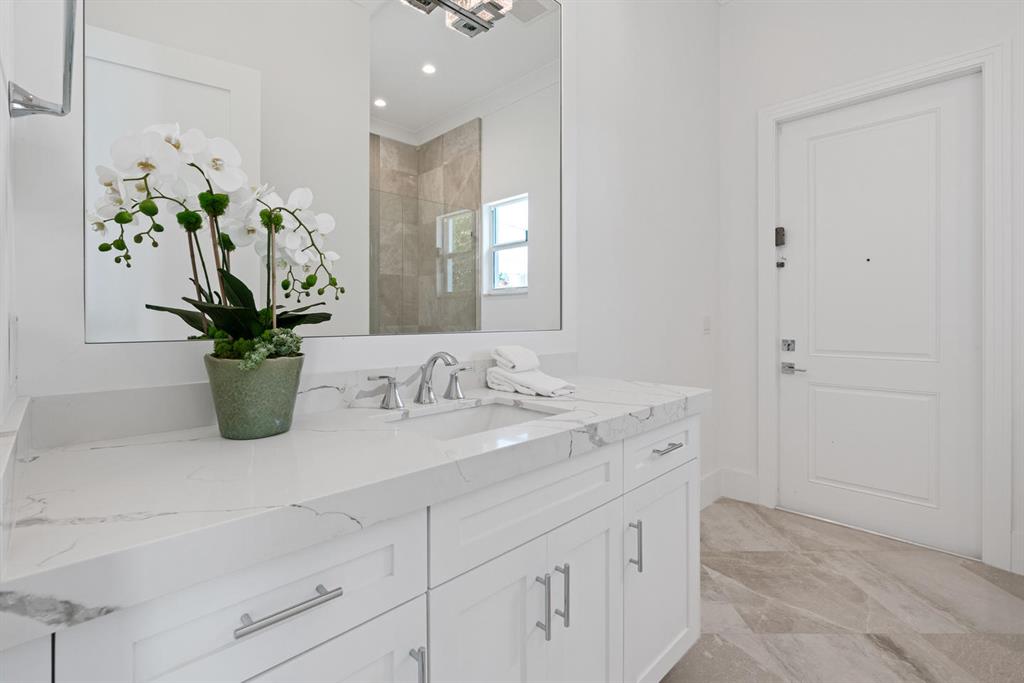 YACHT HARBOR MANOR - Residential