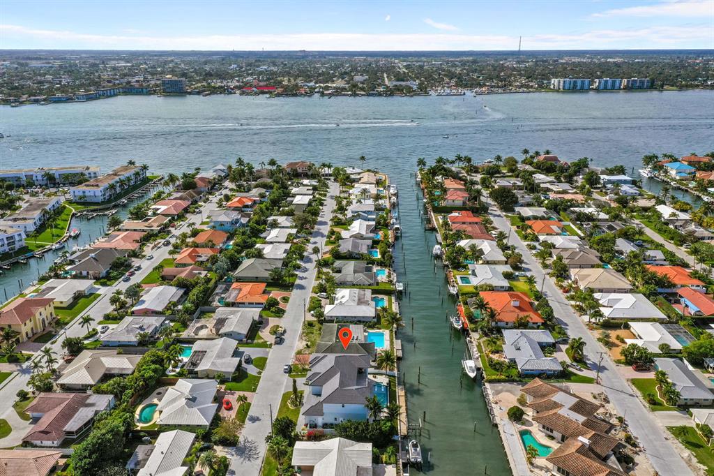 YACHT HARBOR MANOR - Residential