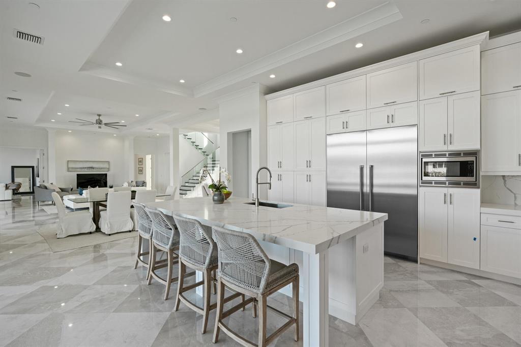 YACHT HARBOR MANOR - Residential