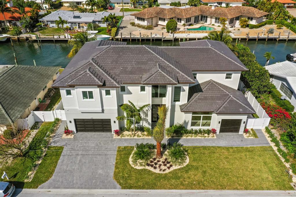 YACHT HARBOR MANOR - Residential