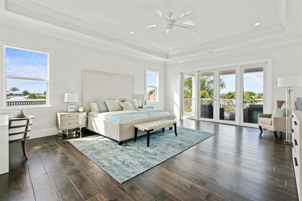 YACHT HARBOR MANOR - Residential