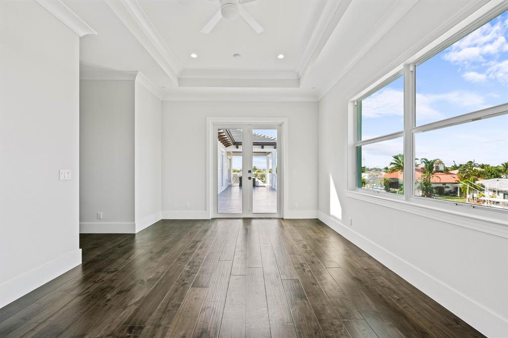 YACHT HARBOR MANOR - Residential