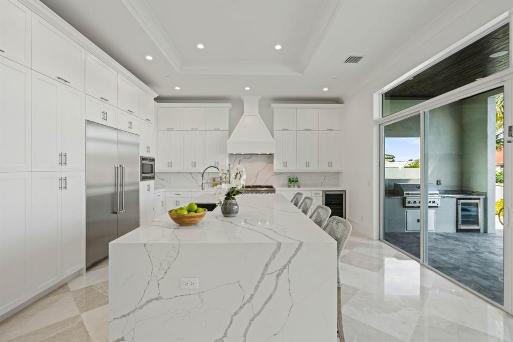 YACHT HARBOR MANOR - Residential