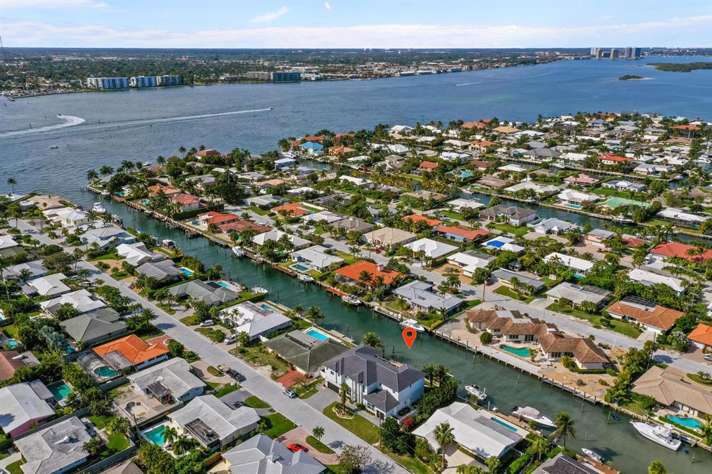 YACHT HARBOR MANOR - Residential