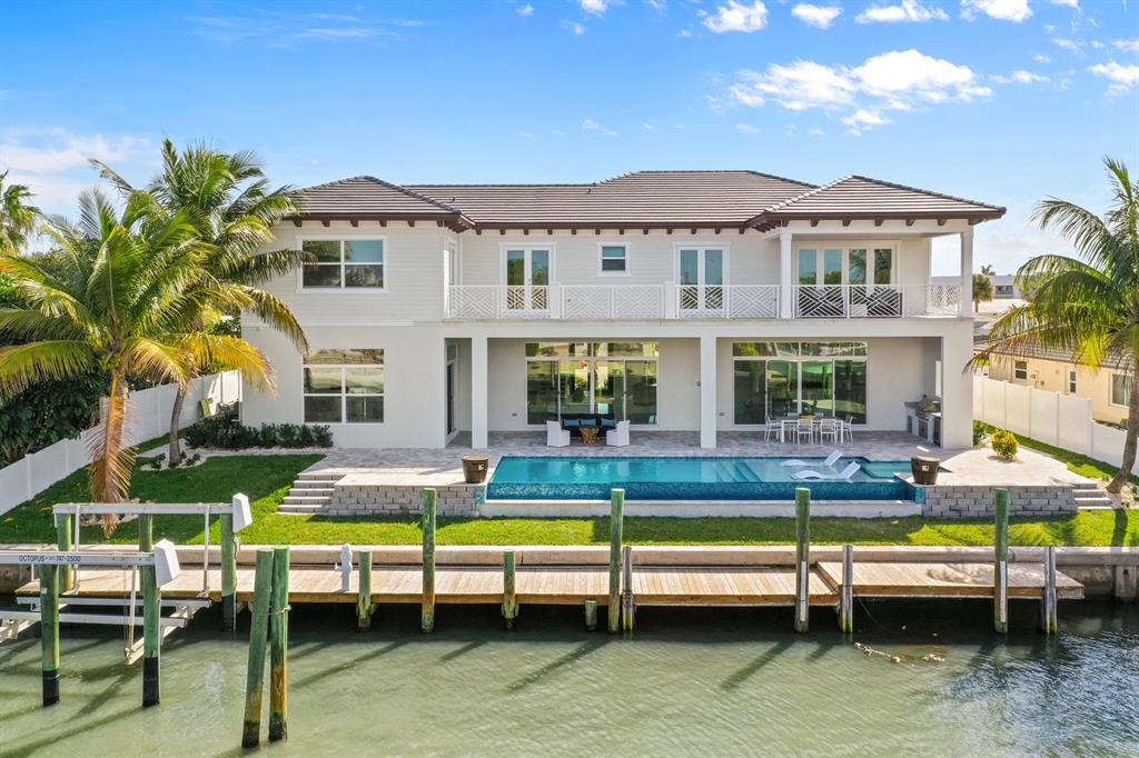 YACHT HARBOR MANOR - Residential