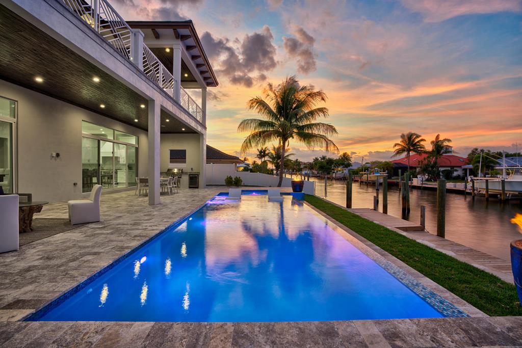 YACHT HARBOR MANOR - Residential