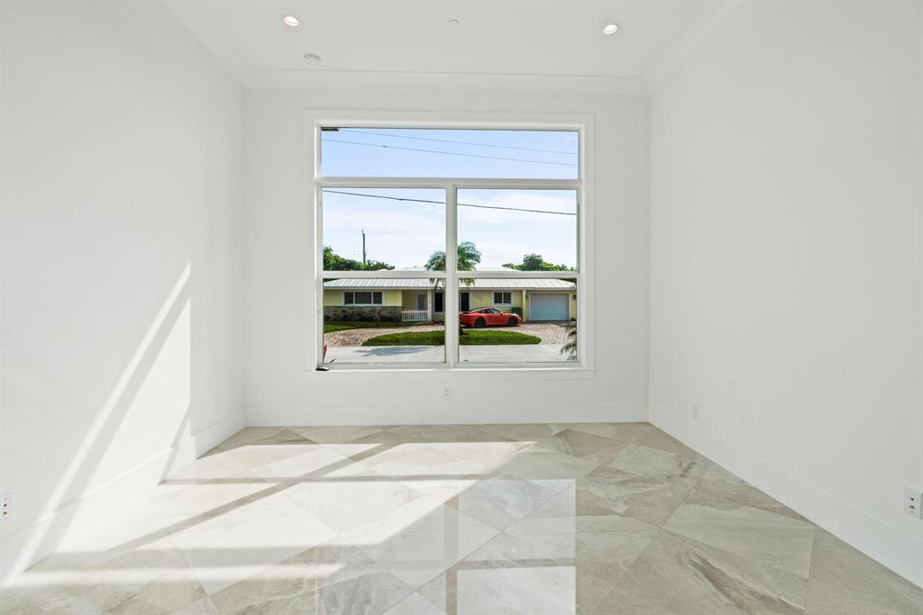 YACHT HARBOR MANOR - Residential