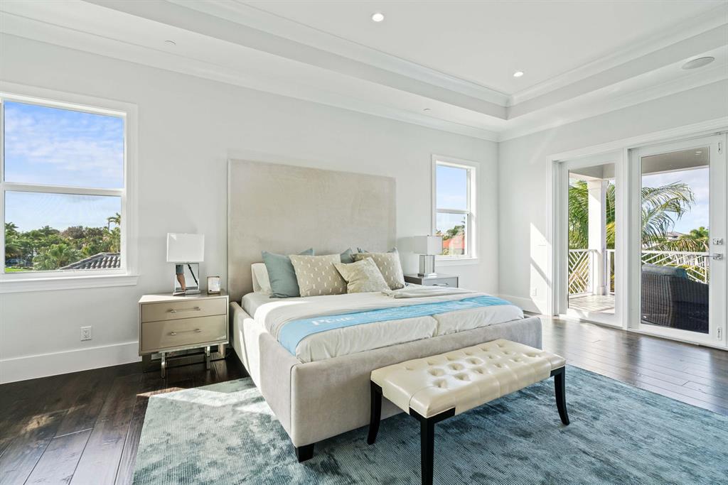 YACHT HARBOR MANOR - Residential