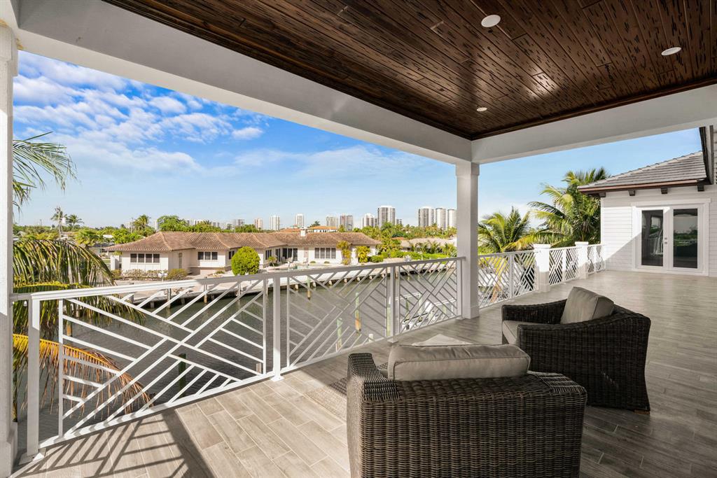 YACHT HARBOR MANOR - Residential