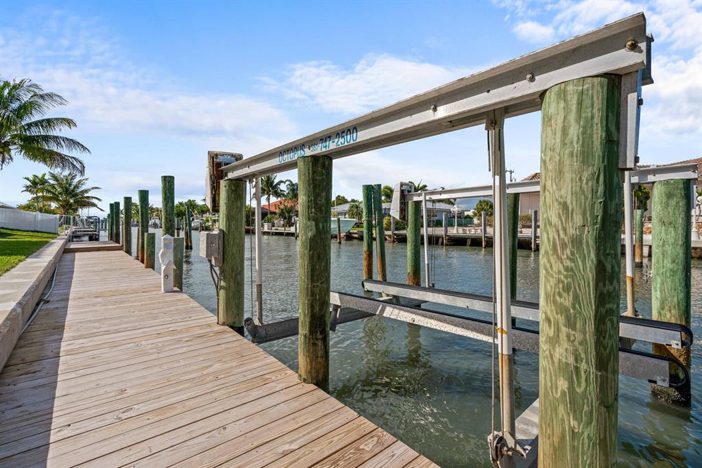 YACHT HARBOR MANOR - Residential