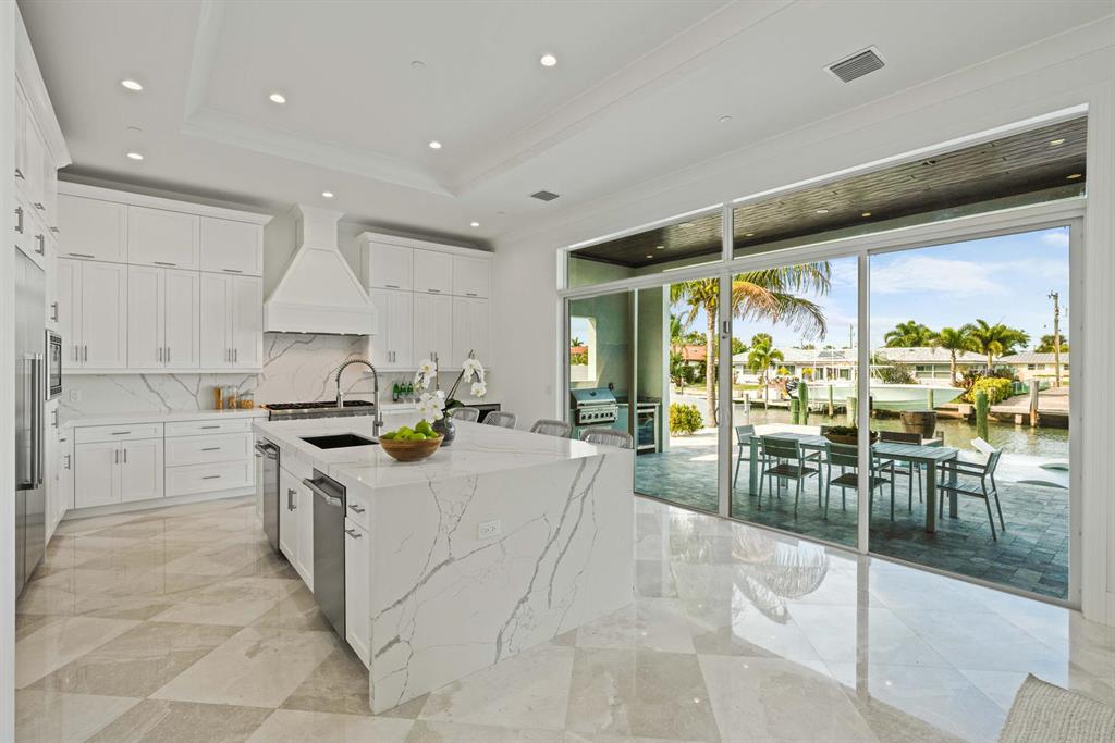 YACHT HARBOR MANOR - Residential