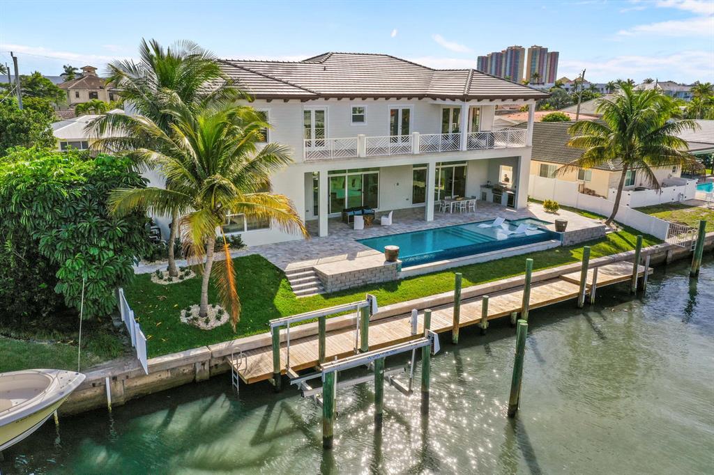 YACHT HARBOR MANOR - Residential